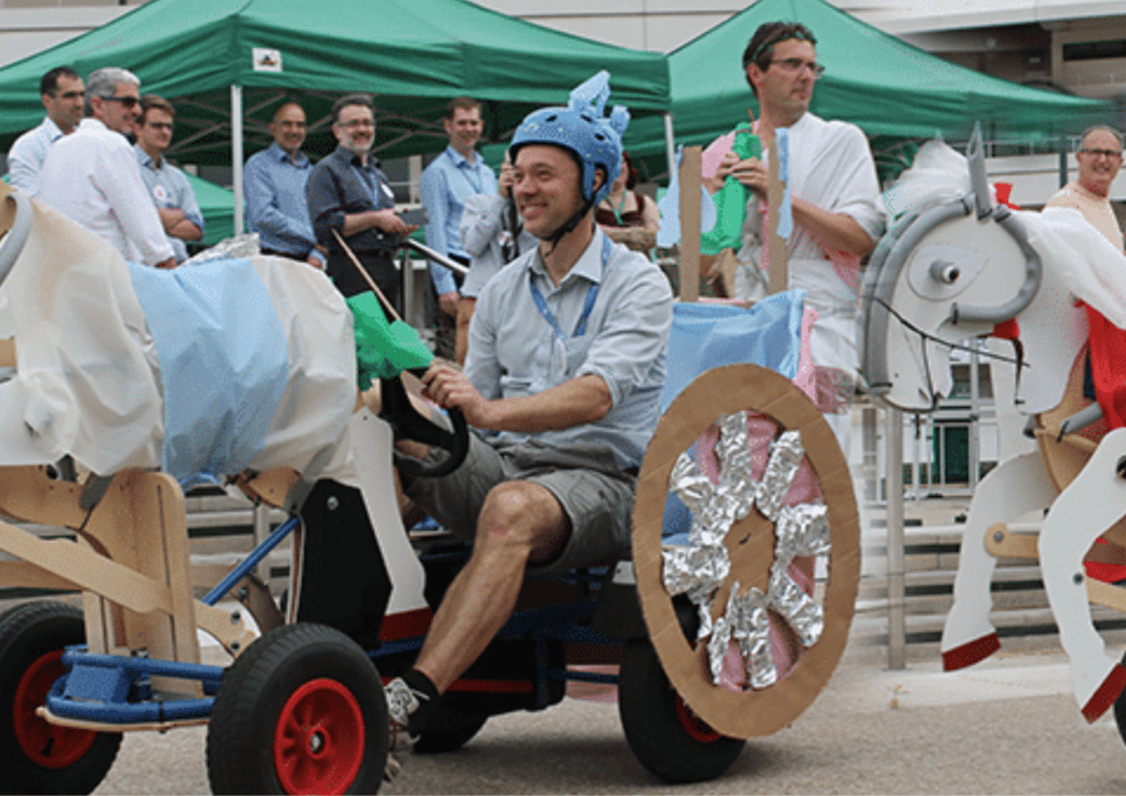 roman races man on chariot